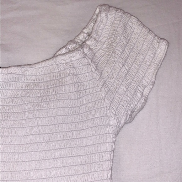 Brandy Melville Smocked Off The Shoulder - Picture 3 of 3